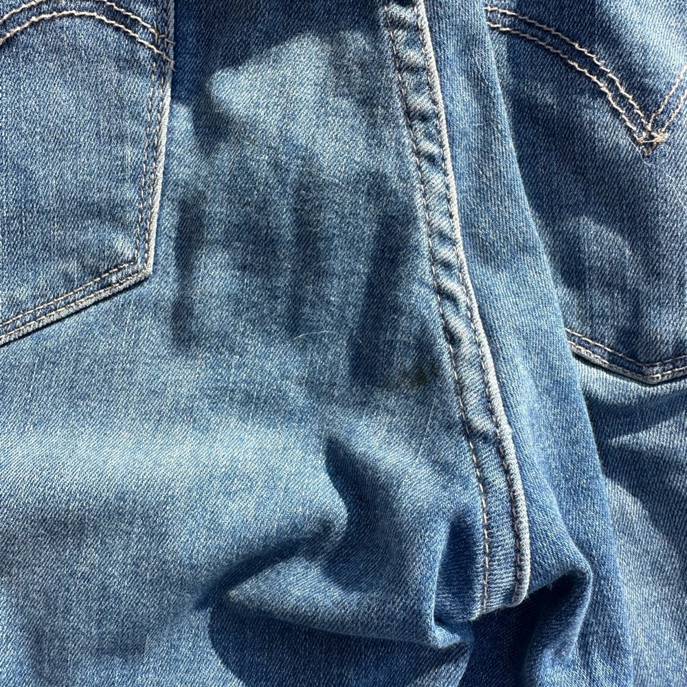 Levi's Ripped Skinny Jeans - Picture 5 of 5